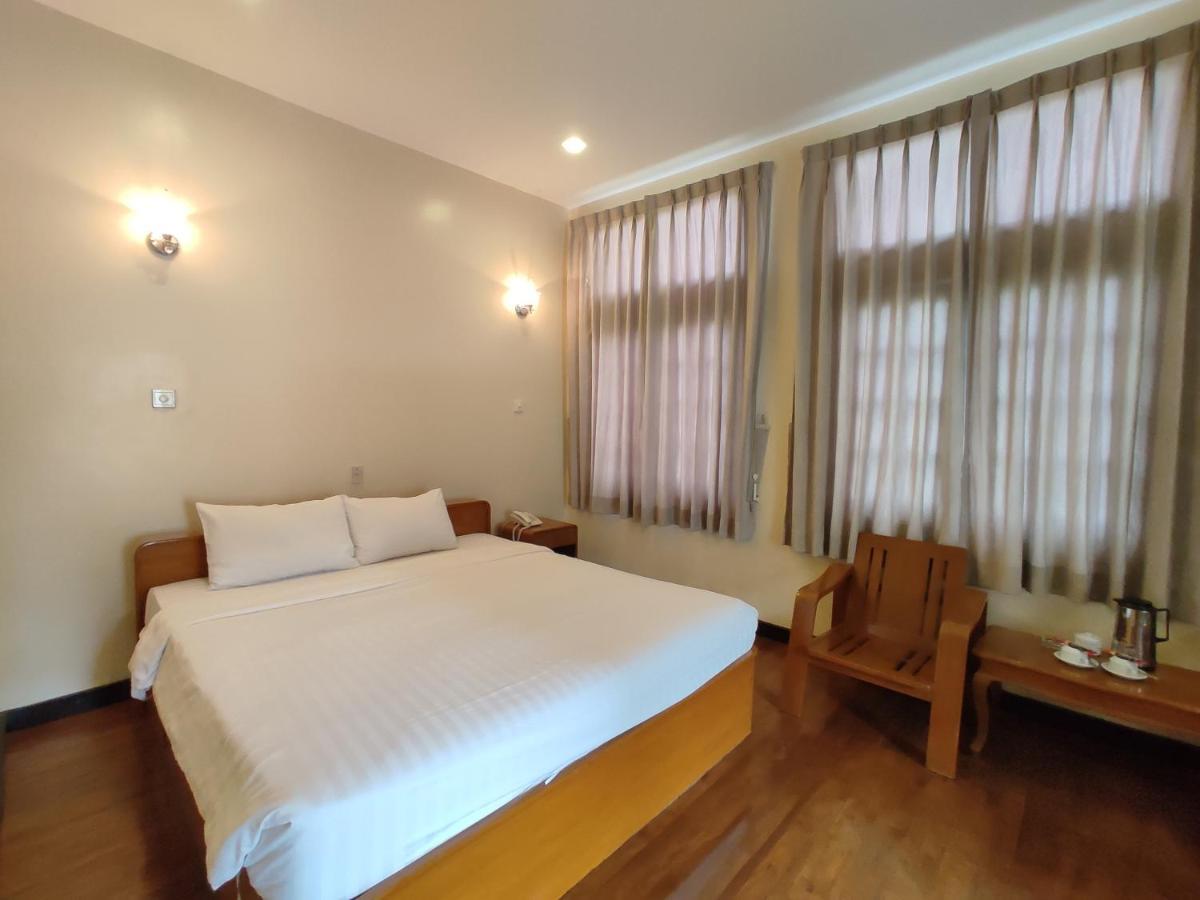 Attran Hotel Моламьяйн Экстерьер фото